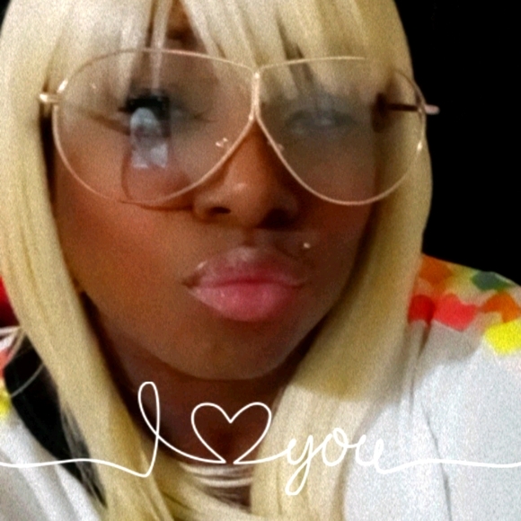 Meet your Posher, Cherita - Picture 1 of 1